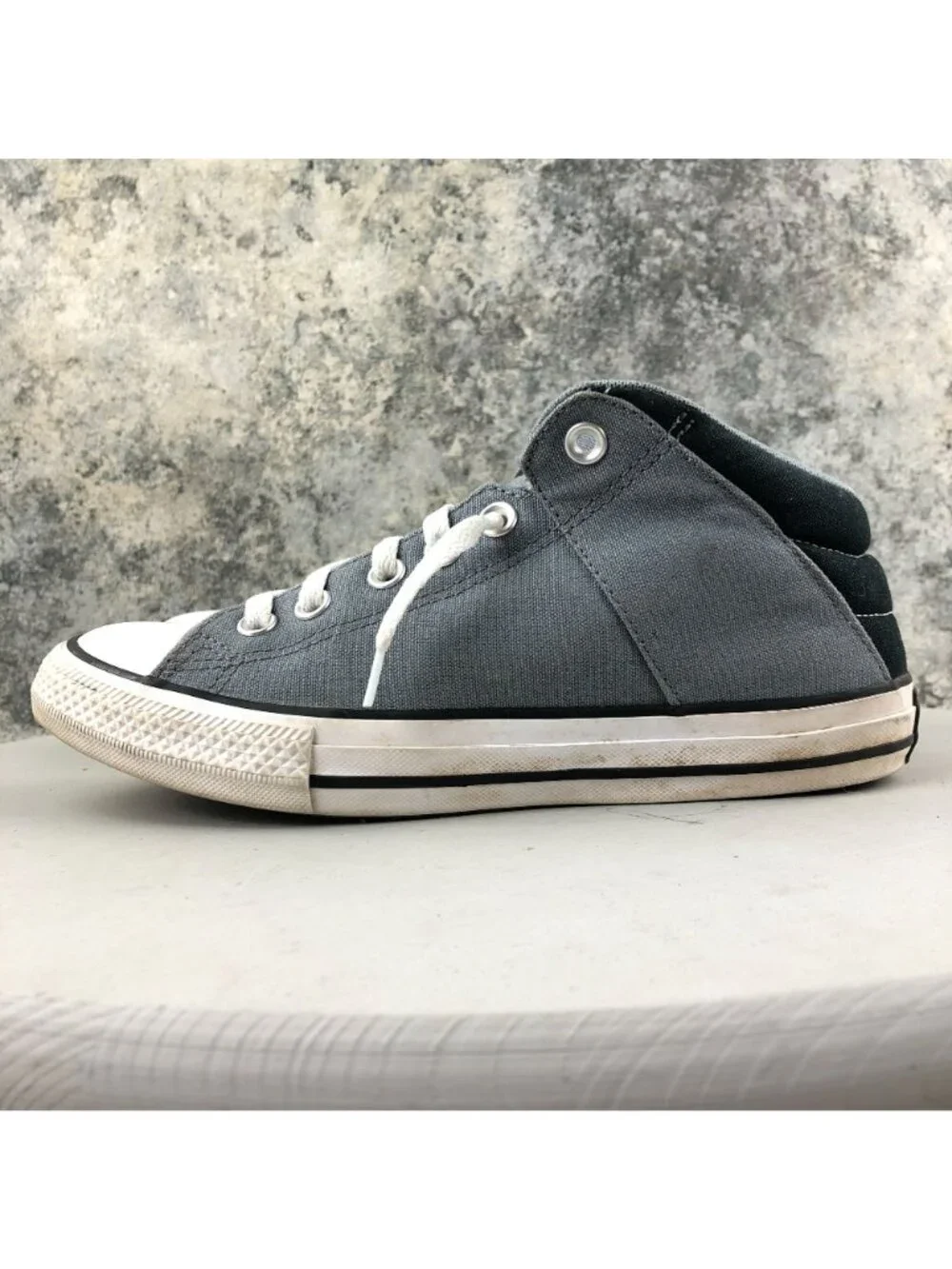 Converse Juniors Size 6 Chuck Taylor All Star Axel Gray White Sneakers Shoes